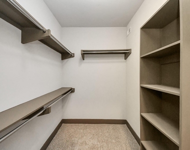 5454 Washington St Avenue - Photo Thumbnail 25