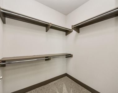 5454 Washington St Avenue - Photo Thumbnail 9