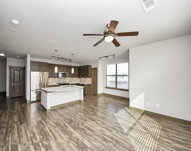 5454 Washington St Avenue - Photo Thumbnail 19