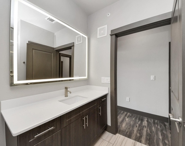 5454 Washington St Avenue - Photo Thumbnail 26