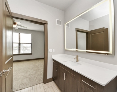 5454 Washington St Avenue - Photo Thumbnail 24