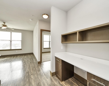 5454 Washington St Avenue - Photo Thumbnail 6
