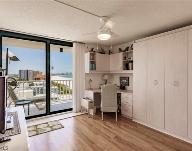 260 Seaview Court - Photo Thumbnail 14