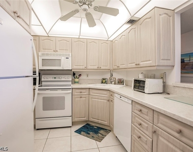 260 Seaview Court - Photo Thumbnail 11