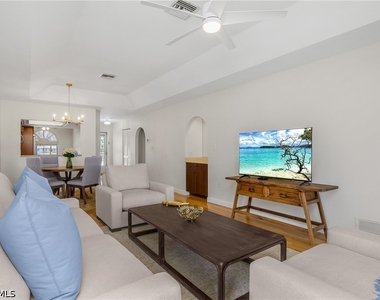 701 Augusta Boulevard - Photo Thumbnail 3