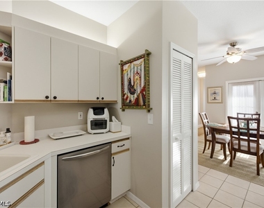 7054 Barrington Circle - Photo Thumbnail 9