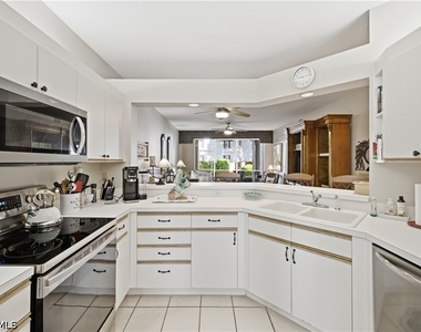 7054 Barrington Circle - Photo Thumbnail 6