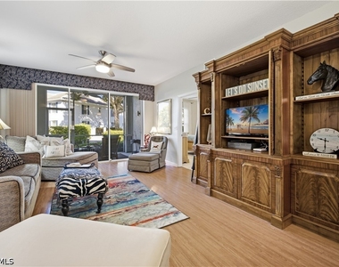 7054 Barrington Circle - Photo Thumbnail 8