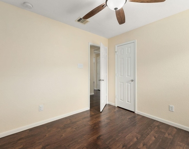 15906 Arapaho Bend Ln - Photo Thumbnail 18