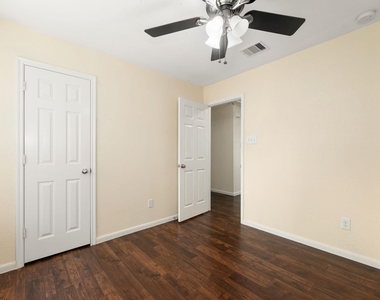 15906 Arapaho Bend Ln - Photo Thumbnail 17