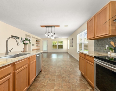 15906 Arapaho Bend Ln - Photo Thumbnail 11
