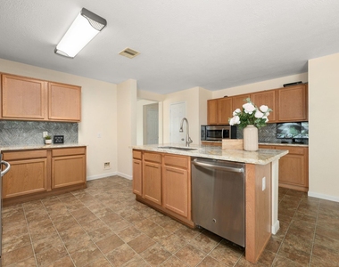 15906 Arapaho Bend Ln - Photo Thumbnail 7