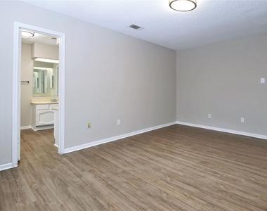 7814 Barnhill - Photo Thumbnail 10