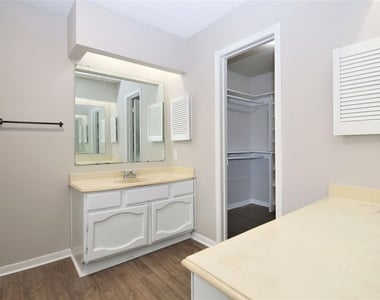 7814 Barnhill - Photo Thumbnail 11