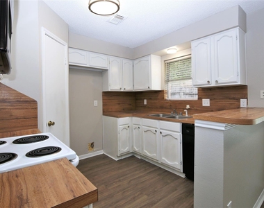 7814 Barnhill - Photo Thumbnail 7
