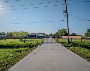 1102 Crosby Dayton Road - Photo Thumbnail 1