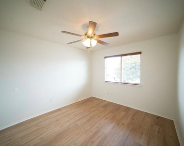 9519 Deep Valley Drive - Photo Thumbnail 13