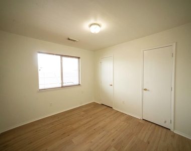 9519 Deep Valley Drive - Photo Thumbnail 14