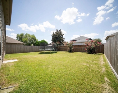 9519 Deep Valley Drive - Photo Thumbnail 15