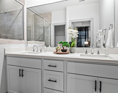 829 N Emile Street - Photo Thumbnail 19