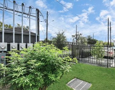829 N Emile Street - Photo Thumbnail 44