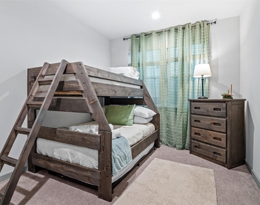 829 N Emile Street - Photo Thumbnail 9
