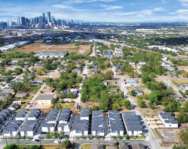 829 N Emile Street - Photo Thumbnail 5