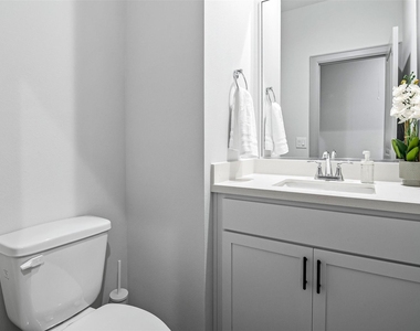 829 N Emile Street - Photo Thumbnail 13