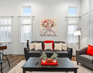829 N Emile Street - Photo Thumbnail 28
