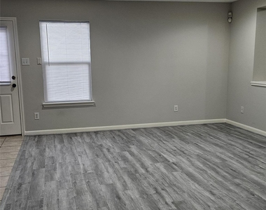 1130 Concord Place - Photo Thumbnail 11