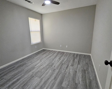 1130 Concord Place - Photo Thumbnail 17