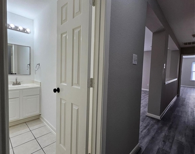 1130 Concord Place - Photo Thumbnail 15