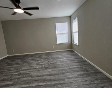 1130 Concord Place - Photo Thumbnail 22