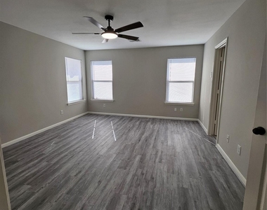 1130 Concord Place - Photo Thumbnail 21