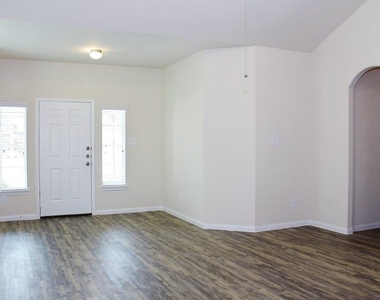 12402 Maura Lane - Photo Thumbnail 6
