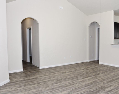 12402 Maura Lane - Photo Thumbnail 8