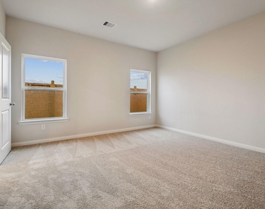 15881 Berry Hill Drive - Photo Thumbnail 15