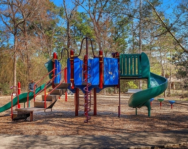 50 E Pipers Green - Photo Thumbnail 29