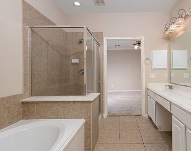 50 E Pipers Green - Photo Thumbnail 15