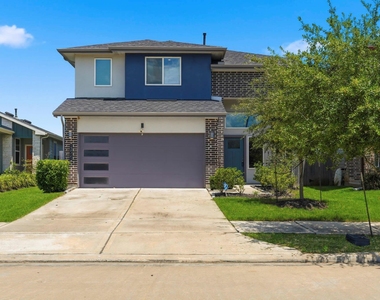 12515 Newport Arch Lane - Photo Thumbnail 1
