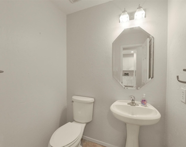 2414 Falcon Knoll Ln - Photo Thumbnail 7