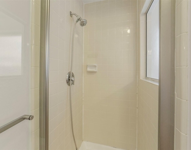 2414 Falcon Knoll Ln - Photo Thumbnail 30