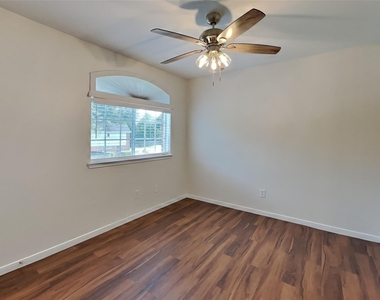 1418 Summer Rain Drive - Photo Thumbnail 9