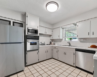 5114 Beechnut Street - Photo Thumbnail 9