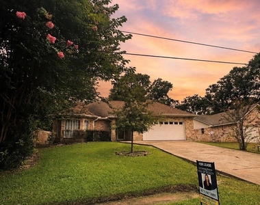 120 Hiwon Drive - Photo Thumbnail 1