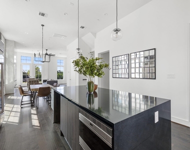 5824 Winsome Lane - Photo Thumbnail 10