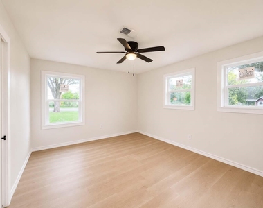 703 Texas Avenue - Photo Thumbnail 17