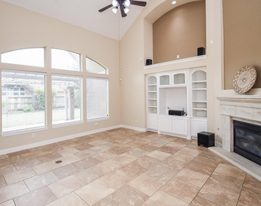 7606 Westmoreland Drive - Photo Thumbnail 9