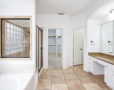 7606 Westmoreland Drive - Photo Thumbnail 24