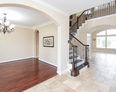 7606 Westmoreland Drive - Photo Thumbnail 8